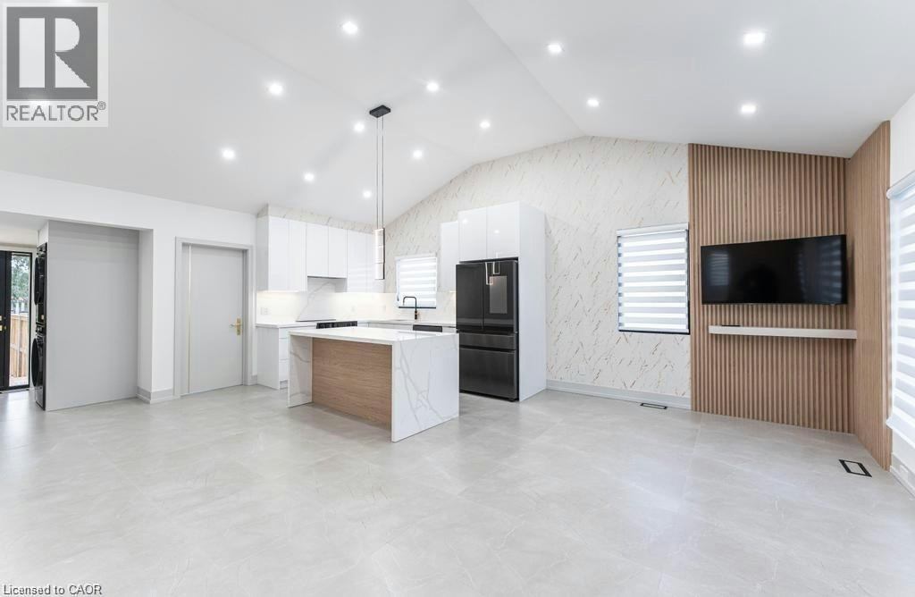 Upper-174 Roxborough Avenue, Hamilton, ON, L8E 1S5 - 5