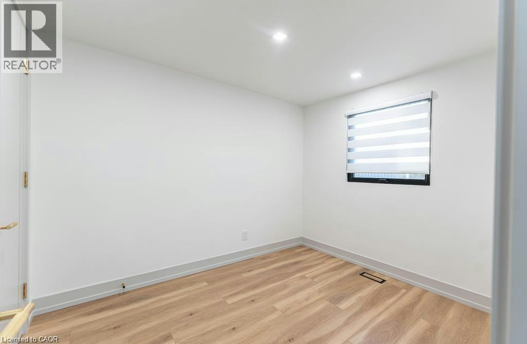 Upper-174 Roxborough Avenue, Hamilton, ON, L8E 1S5 - 13