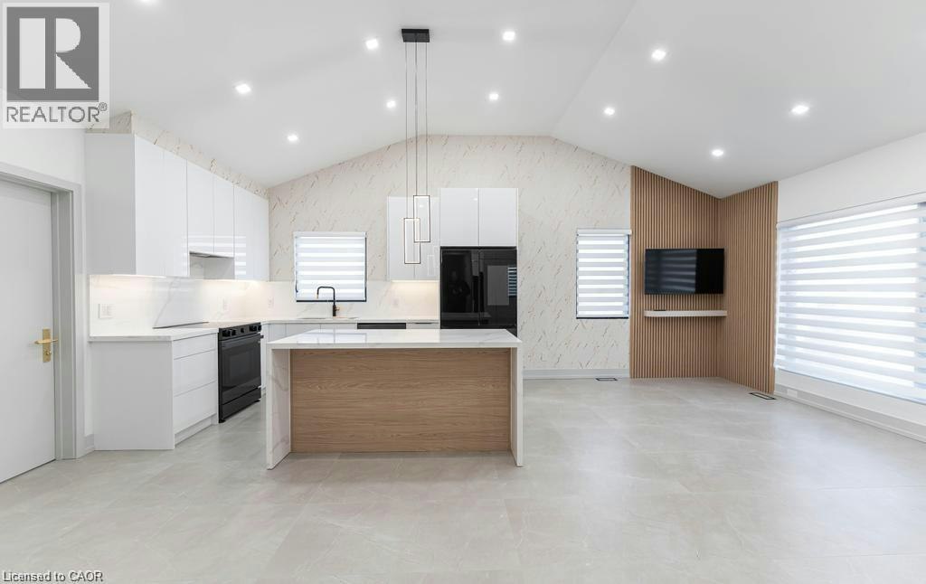 Upper-174 Roxborough Avenue, Hamilton, ON, L8E 1S5 - 7