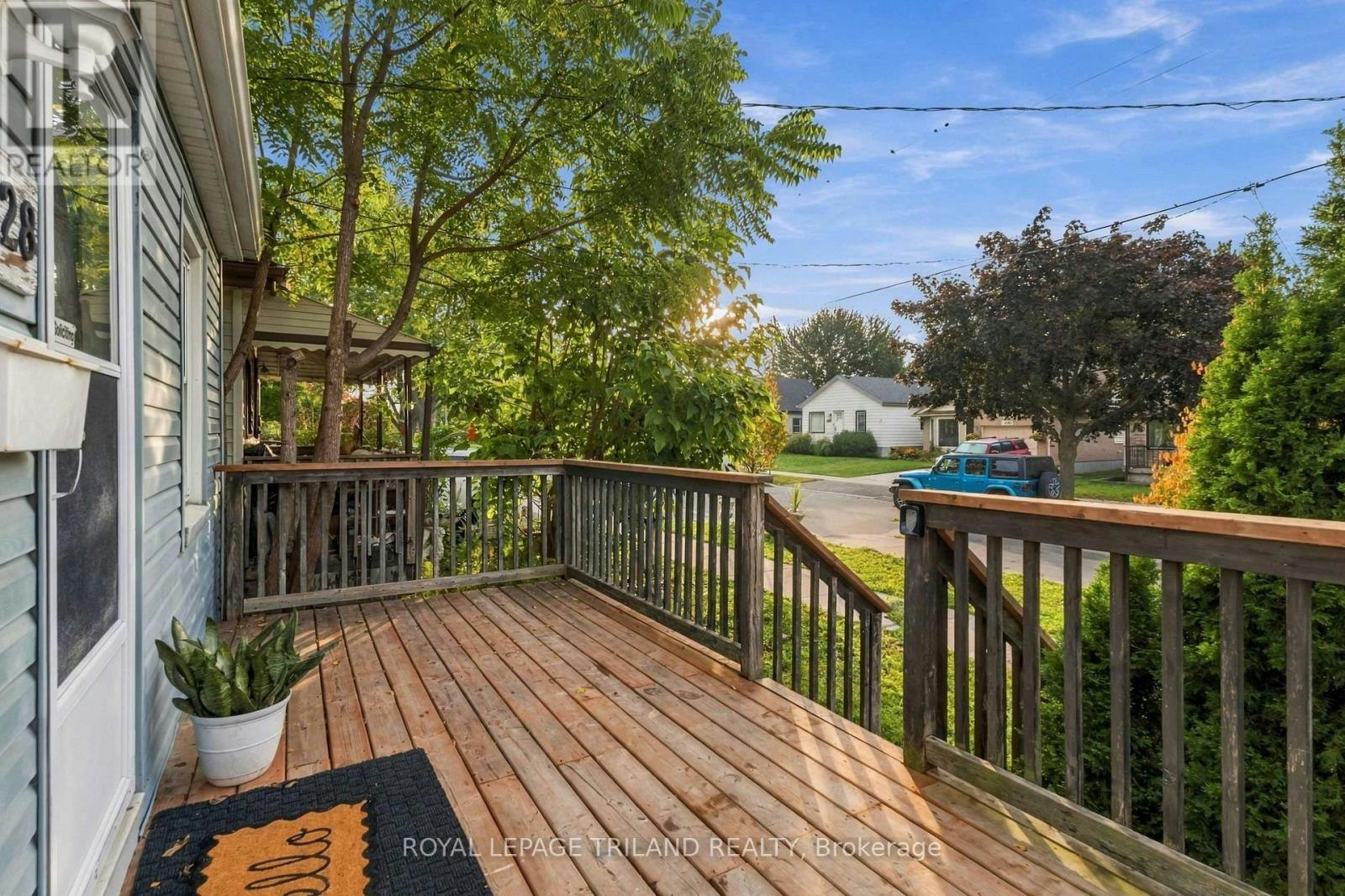 1628 Churchill Avenue, London, ON, N5W 2K9 - 6