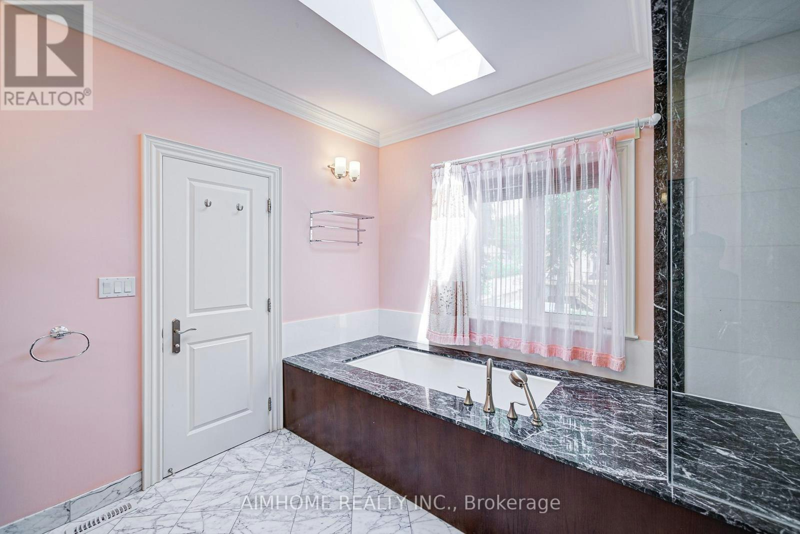 208 Florance Avenue, Toronto, ON, M2N 1G4 - 22