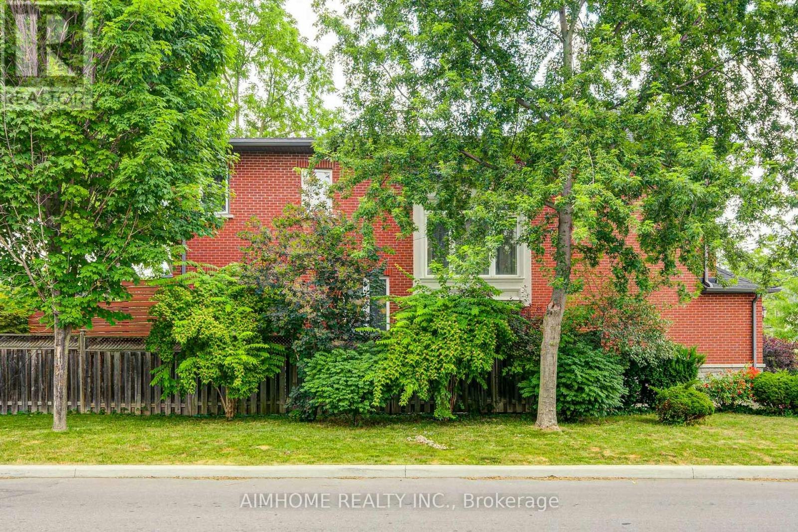 208 Florance Avenue, Toronto, ON, M2N 1G4 - 2
