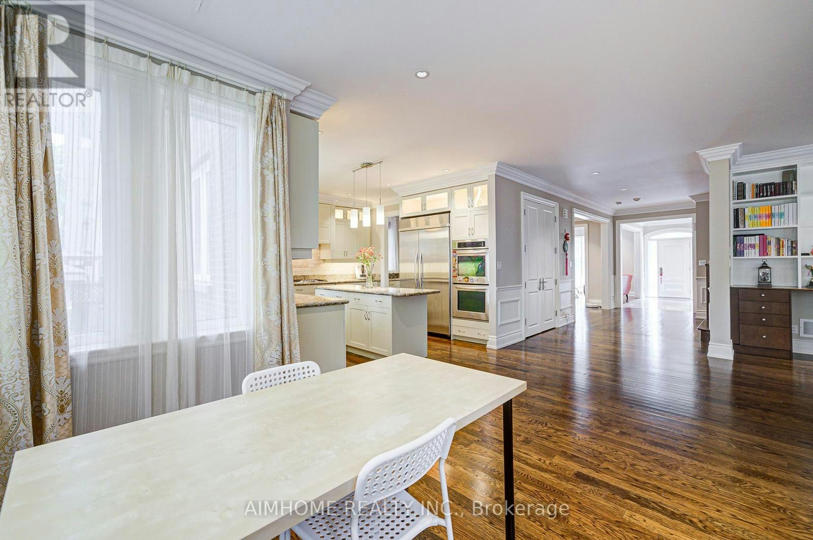 208 Florance Avenue, Toronto, ON, M2N 1G4 - 8