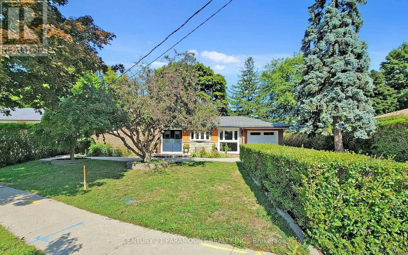8 Waterfield Drive, Toronto, ON, M1P 3W5