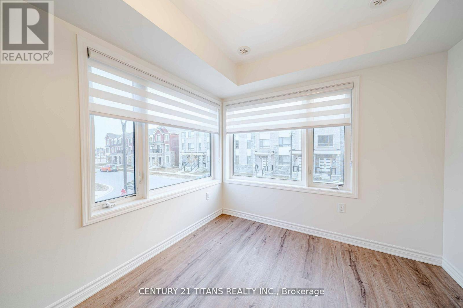 3321 Thunderbird Promenade, Pickering, ON, L1X 0N4 - 7