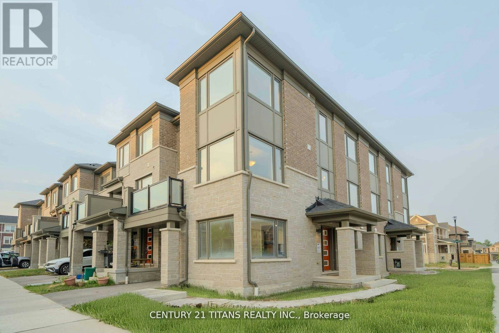 3321 Thunderbird Promenade, Pickering, ON, L1X 0N4