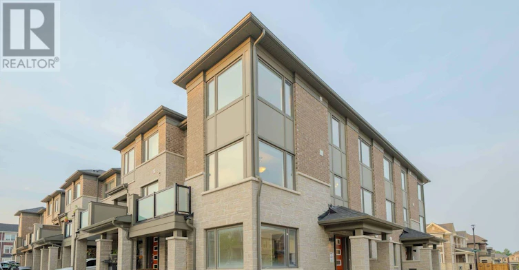 3321 Thunderbird Promenade, Pickering, ON, L1X 0N4