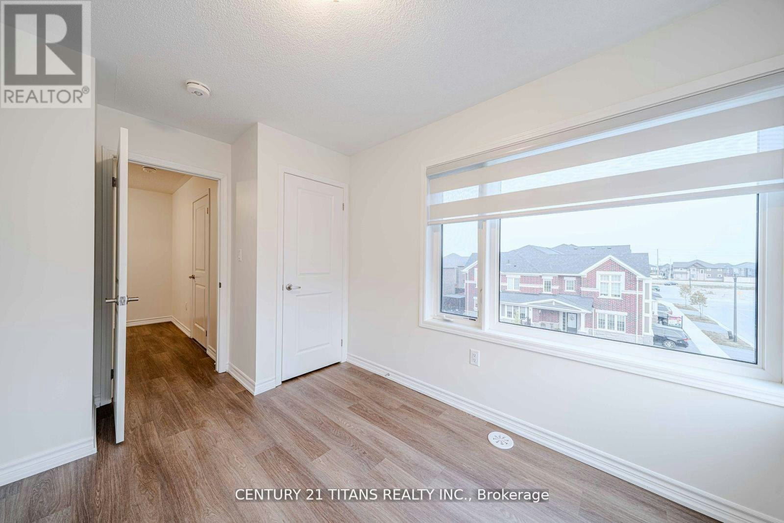 3321 Thunderbird Promenade, Pickering, ON, L1X 0N4 - 44