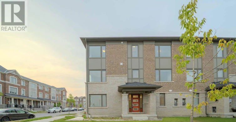 3321 Thunderbird Promenade, Pickering, ON, L1X 0N4 - 2