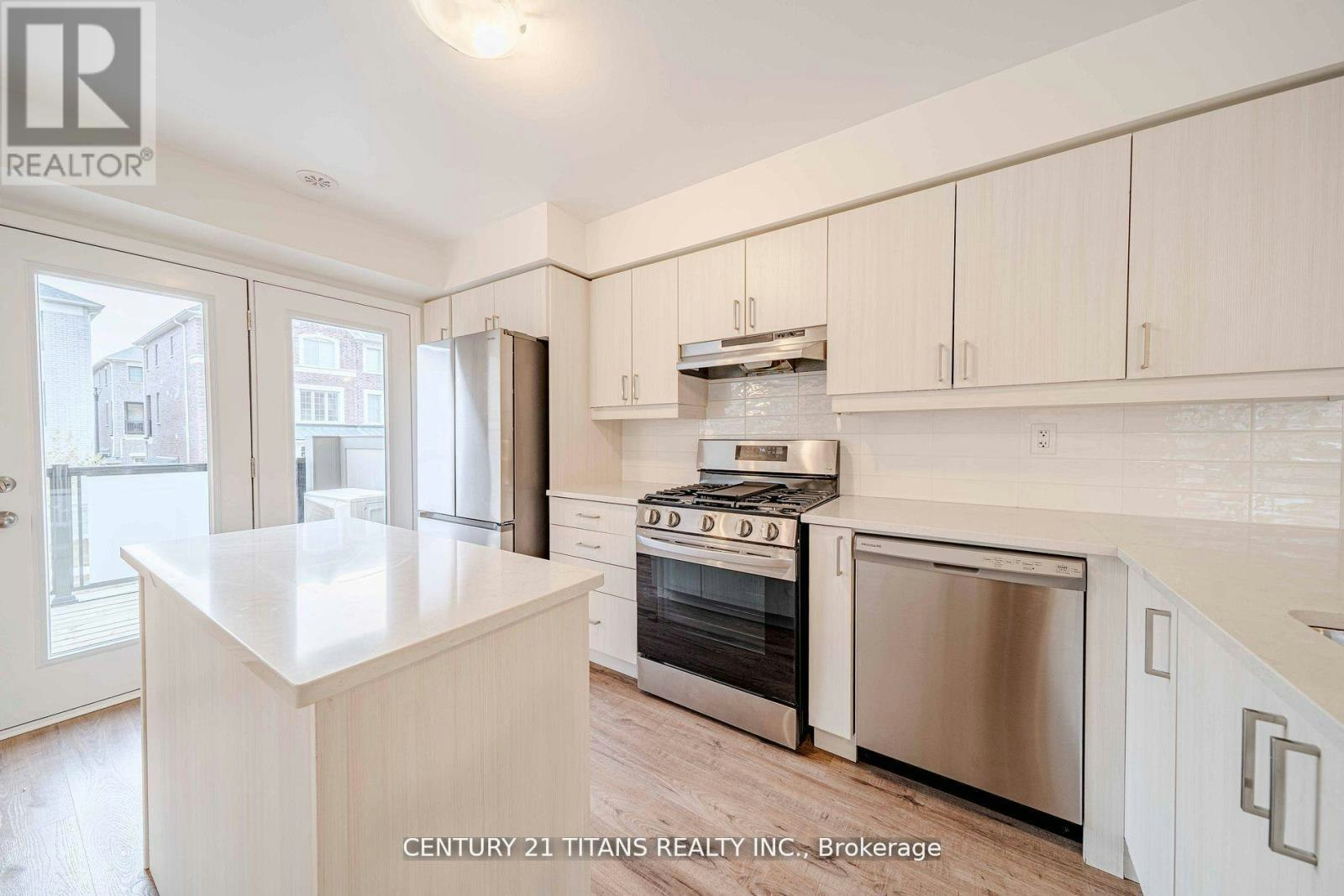 3321 Thunderbird Promenade, Pickering, ON, L1X 0N4 - 16
