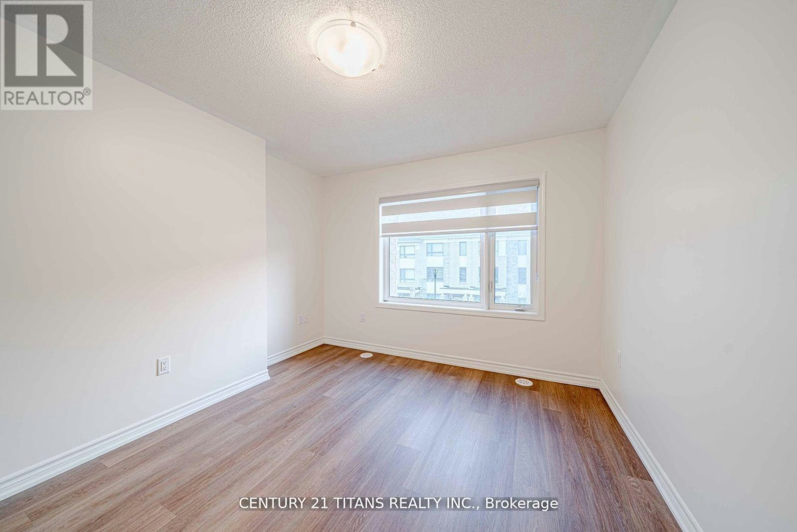 3321 Thunderbird Promenade, Pickering, ON, L1X 0N4 - 18