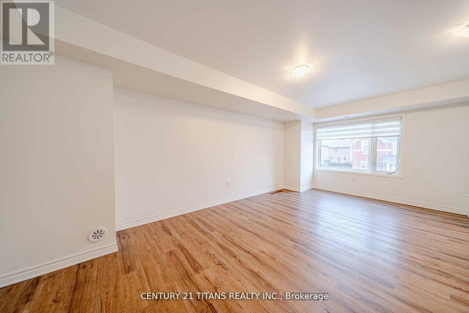 3321 Thunderbird Promenade, Pickering, ON, L1X 0N4 - 5