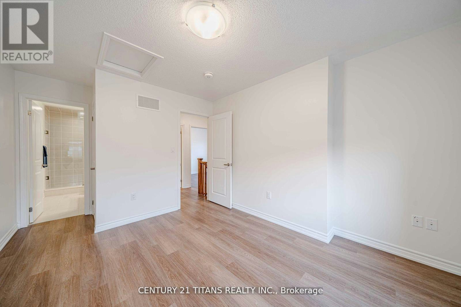 3321 Thunderbird Promenade, Pickering, ON, L1X 0N4 - 34