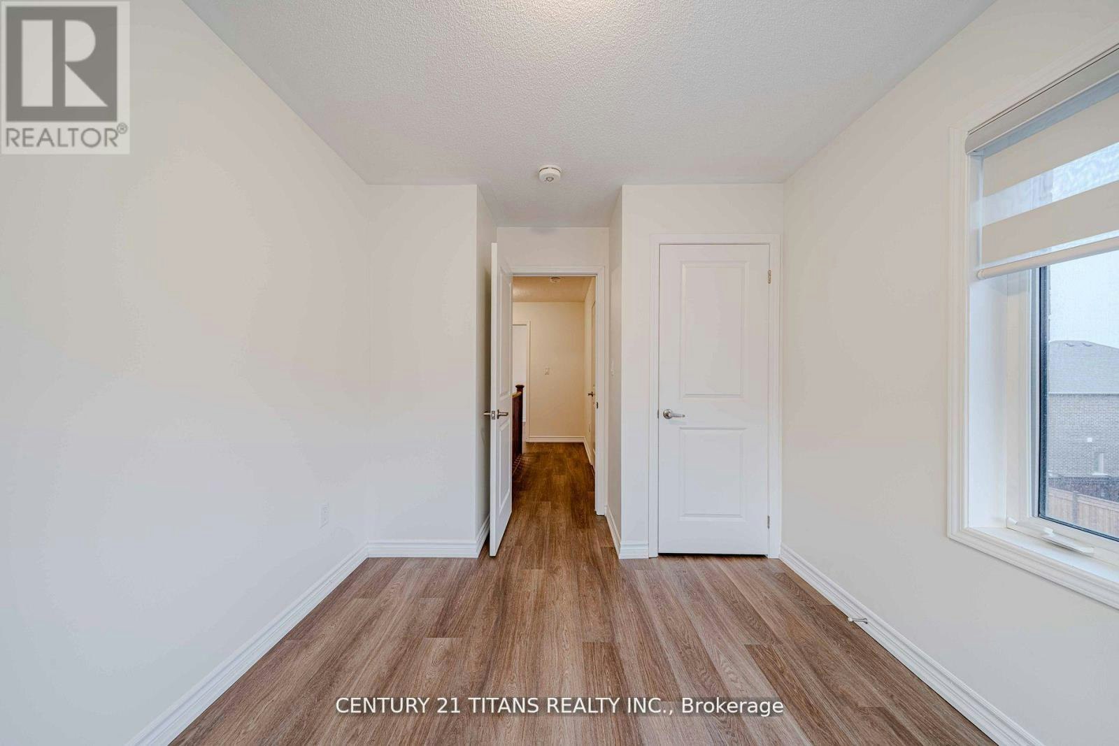 3321 Thunderbird Promenade, Pickering, ON, L1X 0N4 - 11