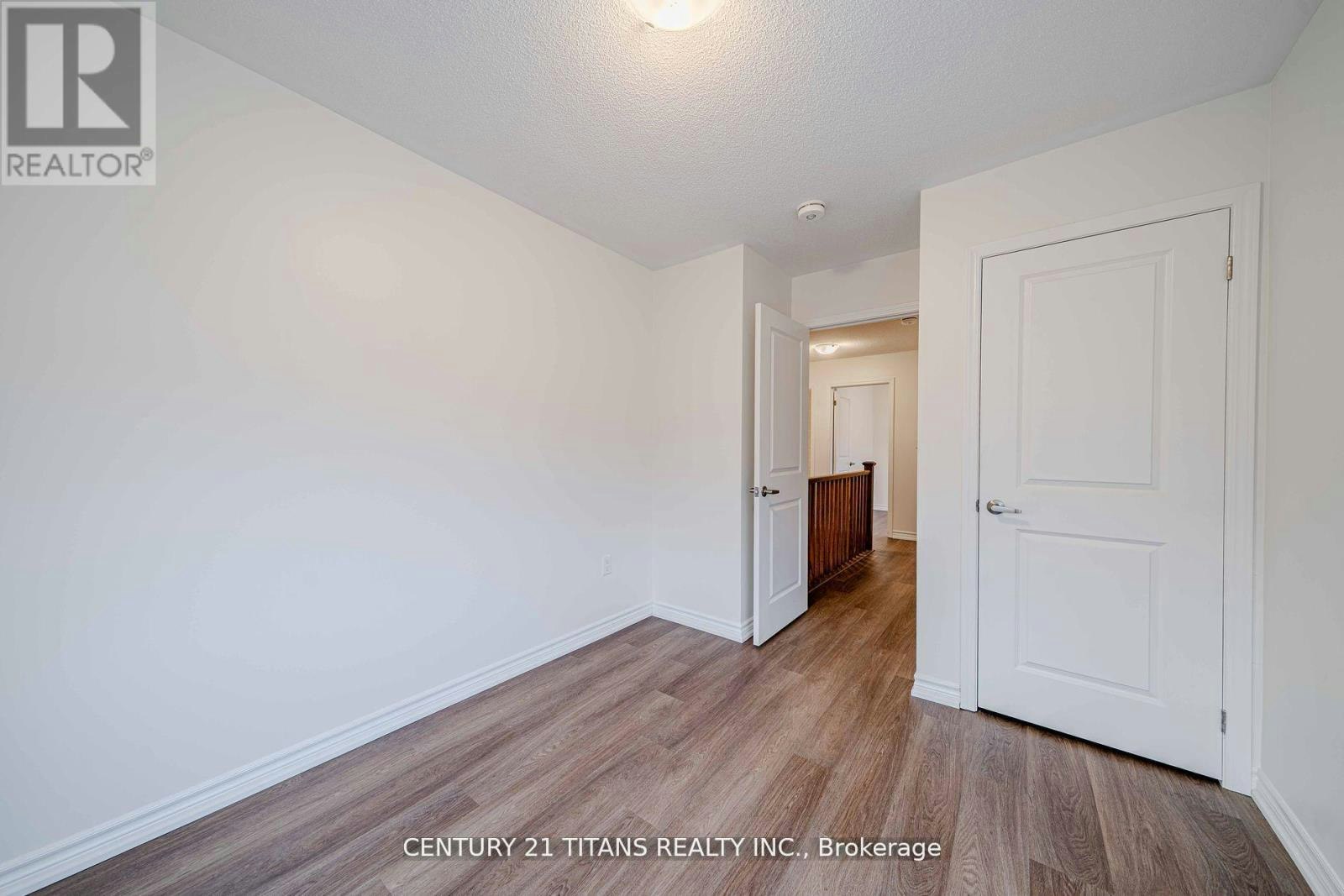 3321 Thunderbird Promenade, Pickering, ON, L1X 0N4 - 10
