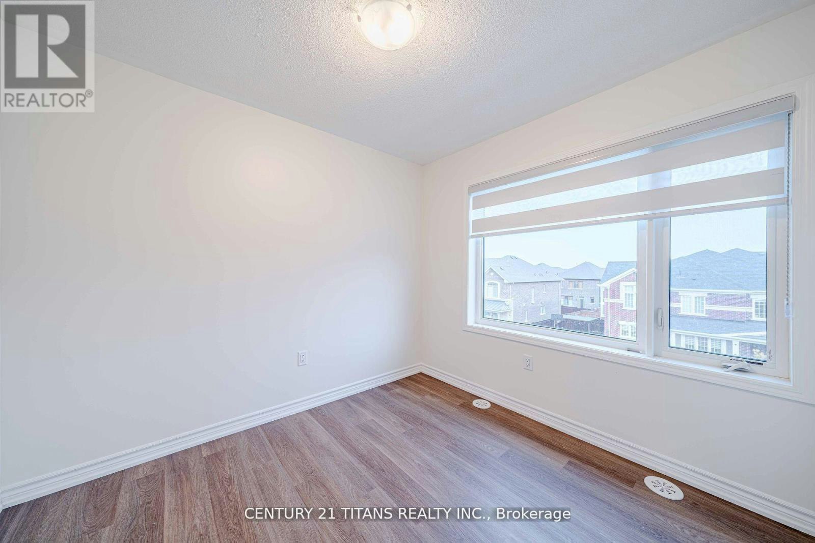 3321 Thunderbird Promenade, Pickering, ON, L1X 0N4 - 24