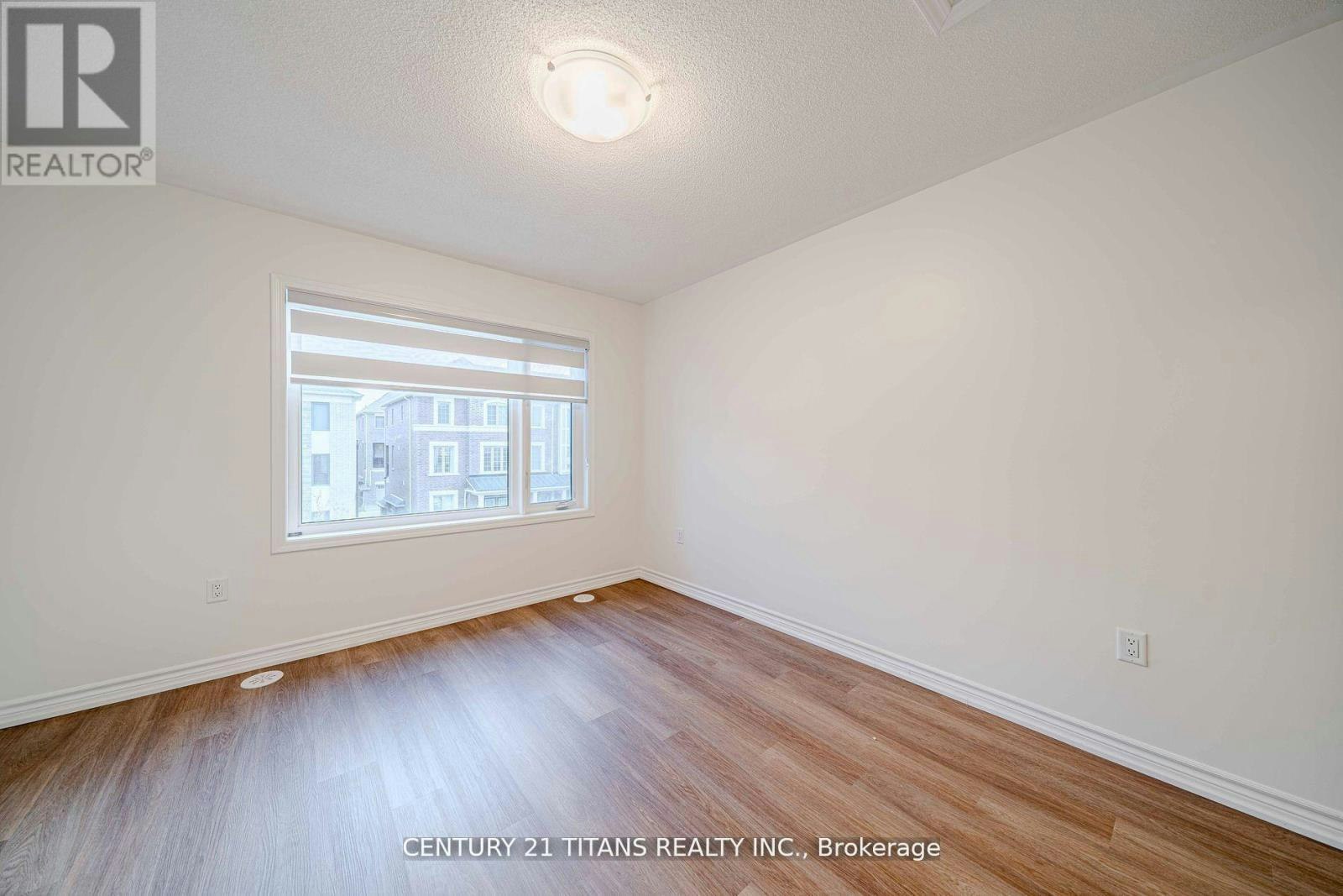 3321 Thunderbird Promenade, Pickering, ON, L1X 0N4 - 41