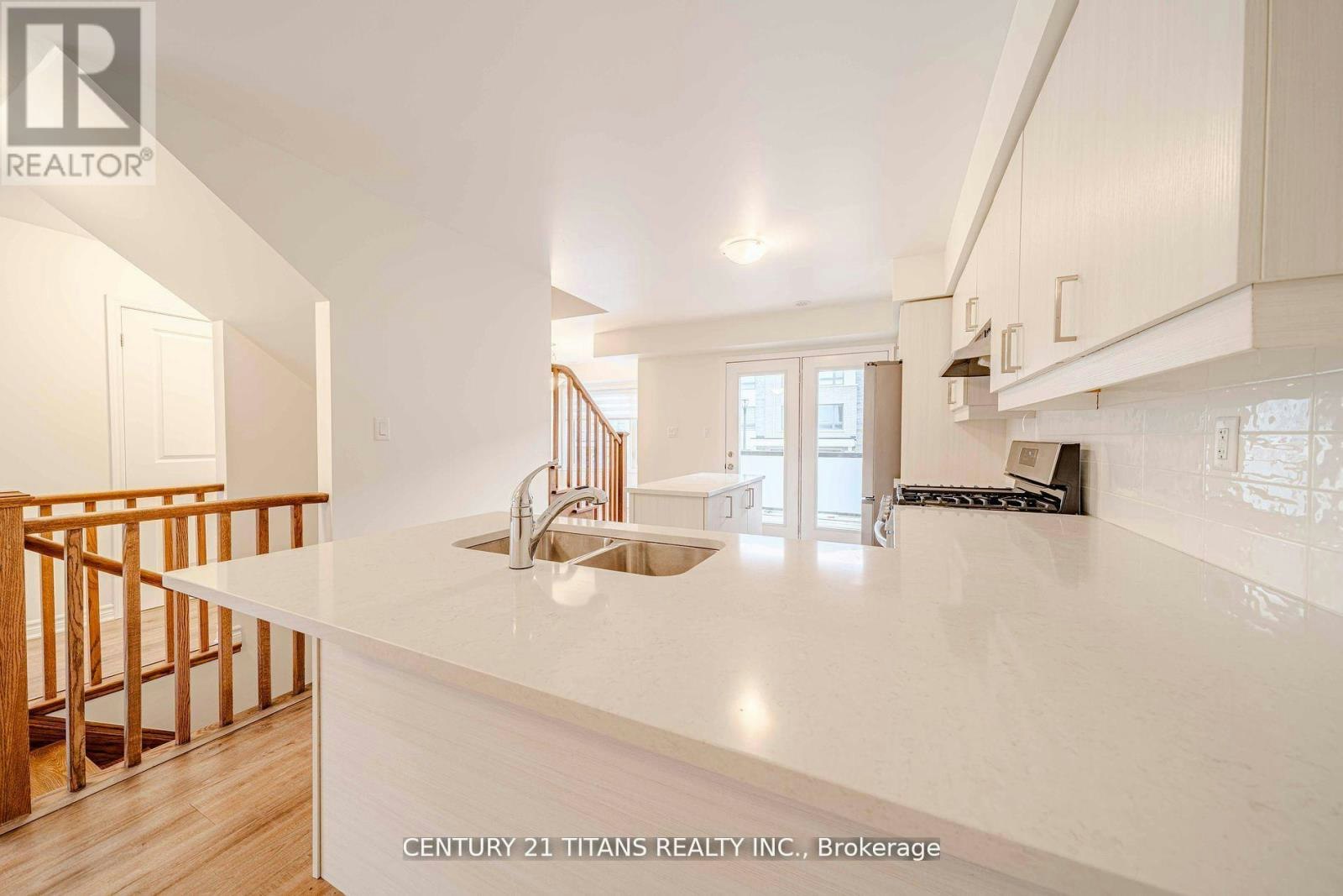 3321 Thunderbird Promenade, Pickering, ON, L1X 0N4 - 33