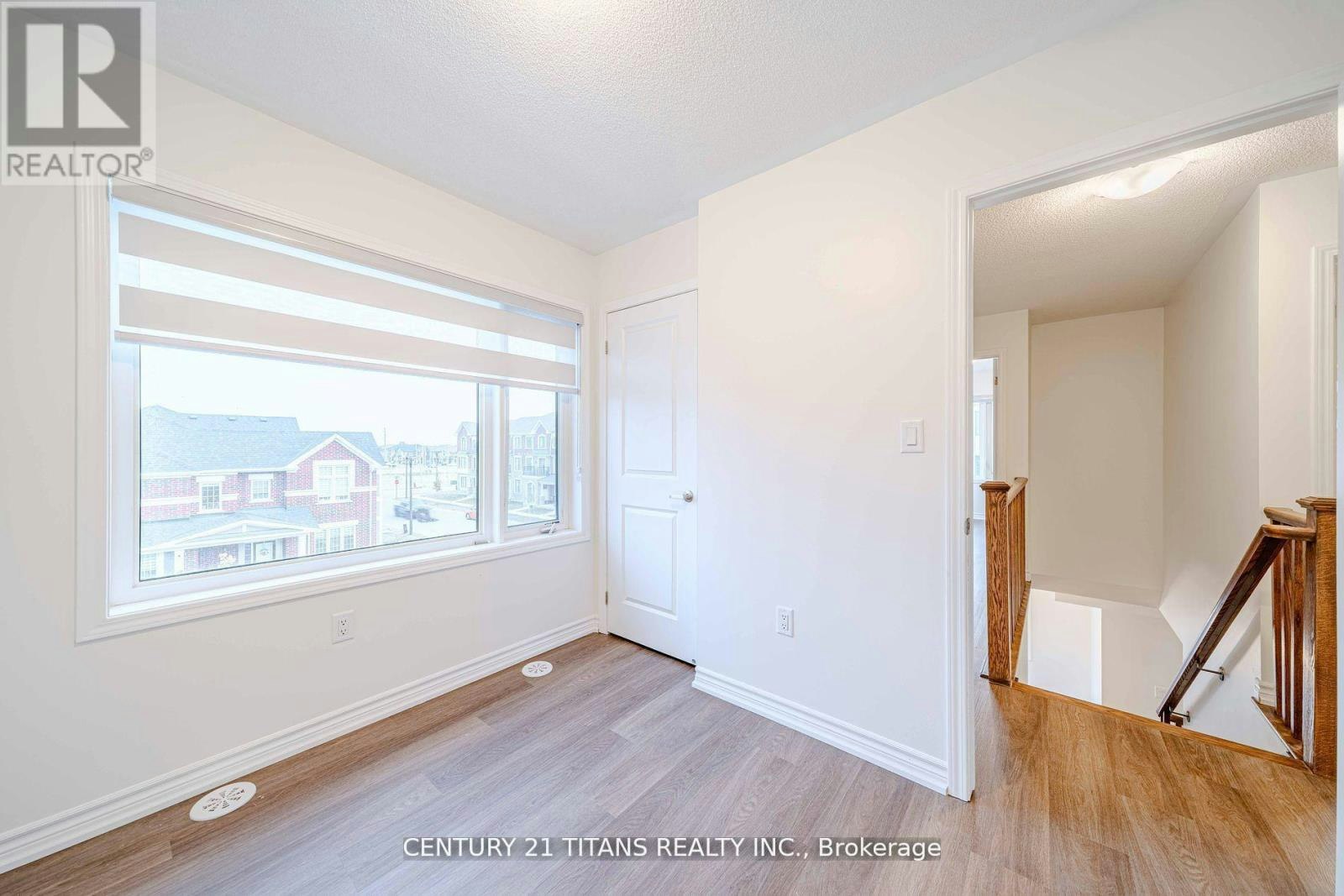 3321 Thunderbird Promenade, Pickering, ON, L1X 0N4 - 14