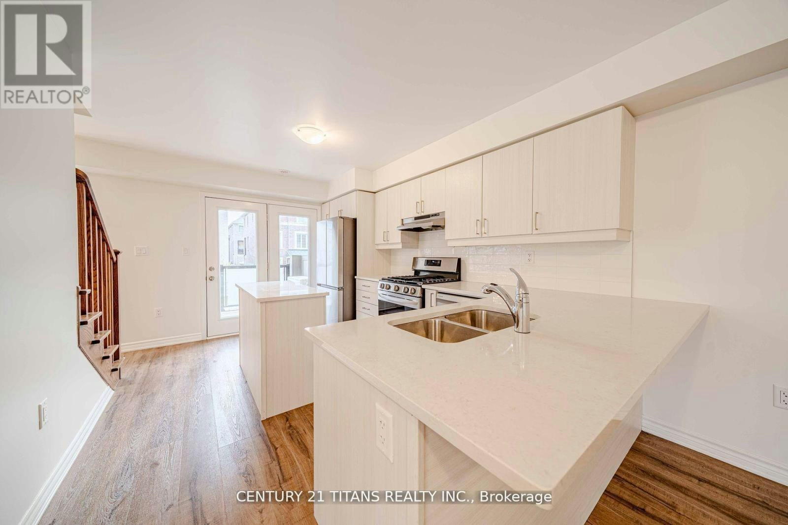 3321 Thunderbird Promenade, Pickering, ON, L1X 0N4 - 12