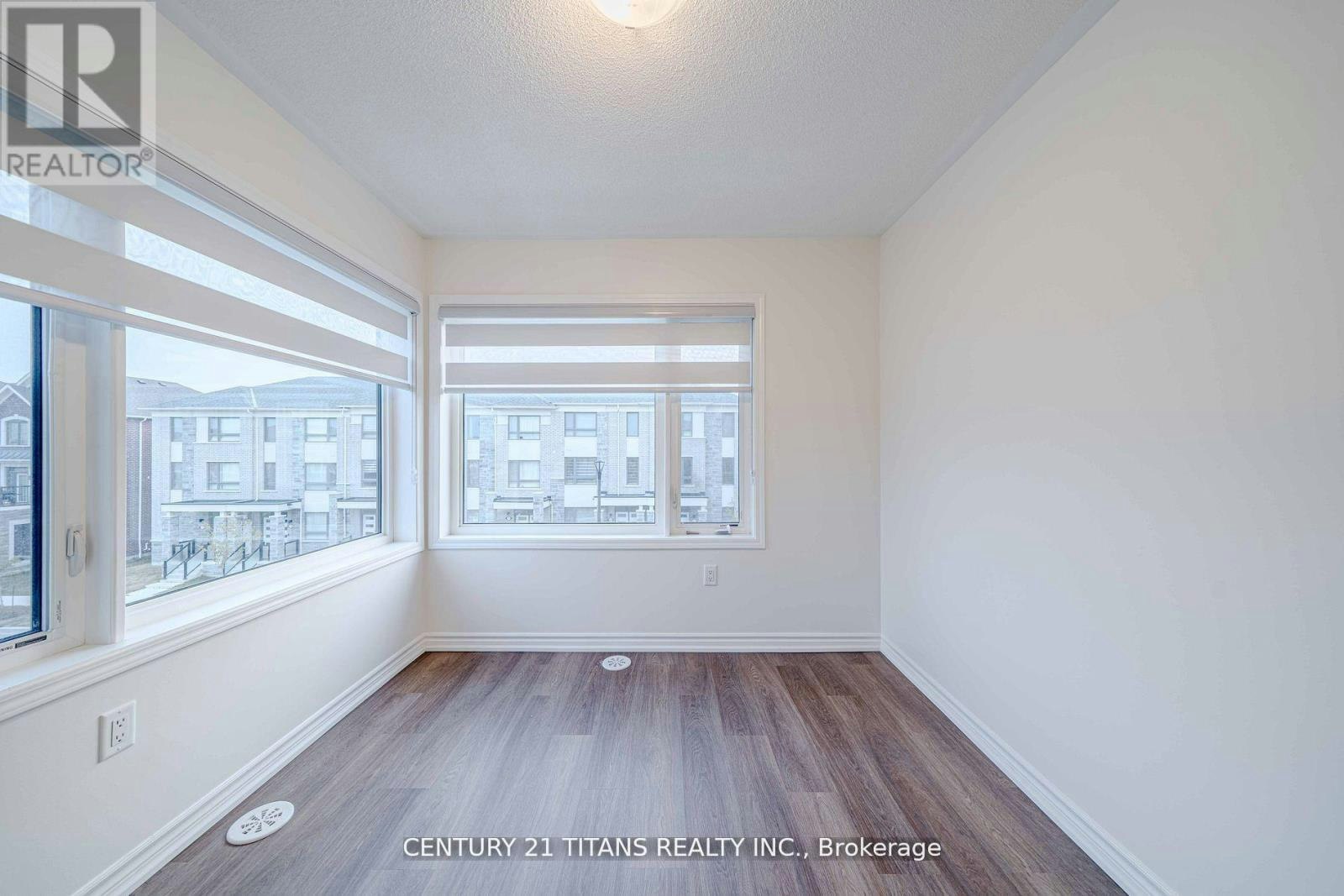 3321 Thunderbird Promenade, Pickering, ON, L1X 0N4 - 39