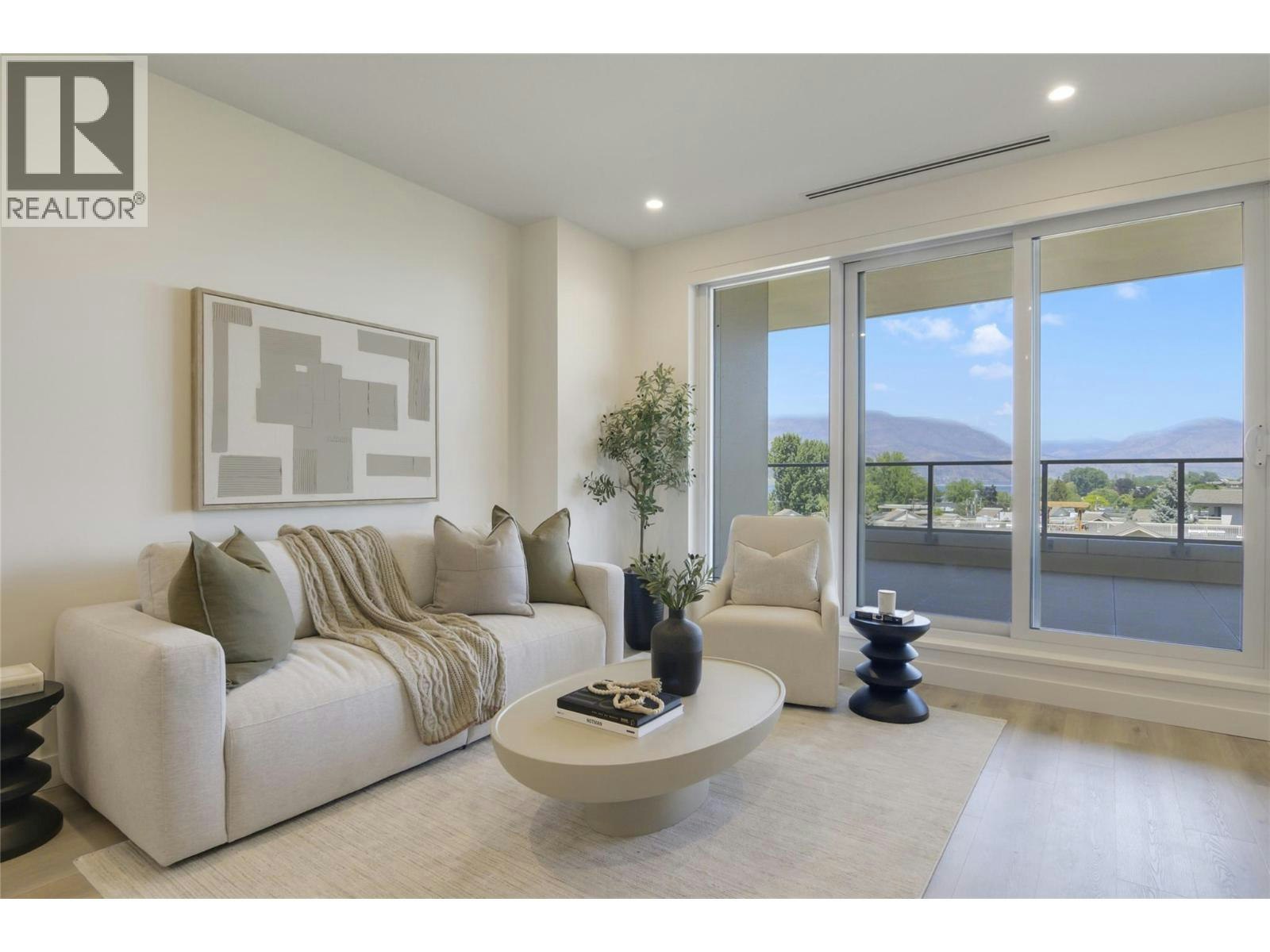 514-3300 Lakeshore Road - 5