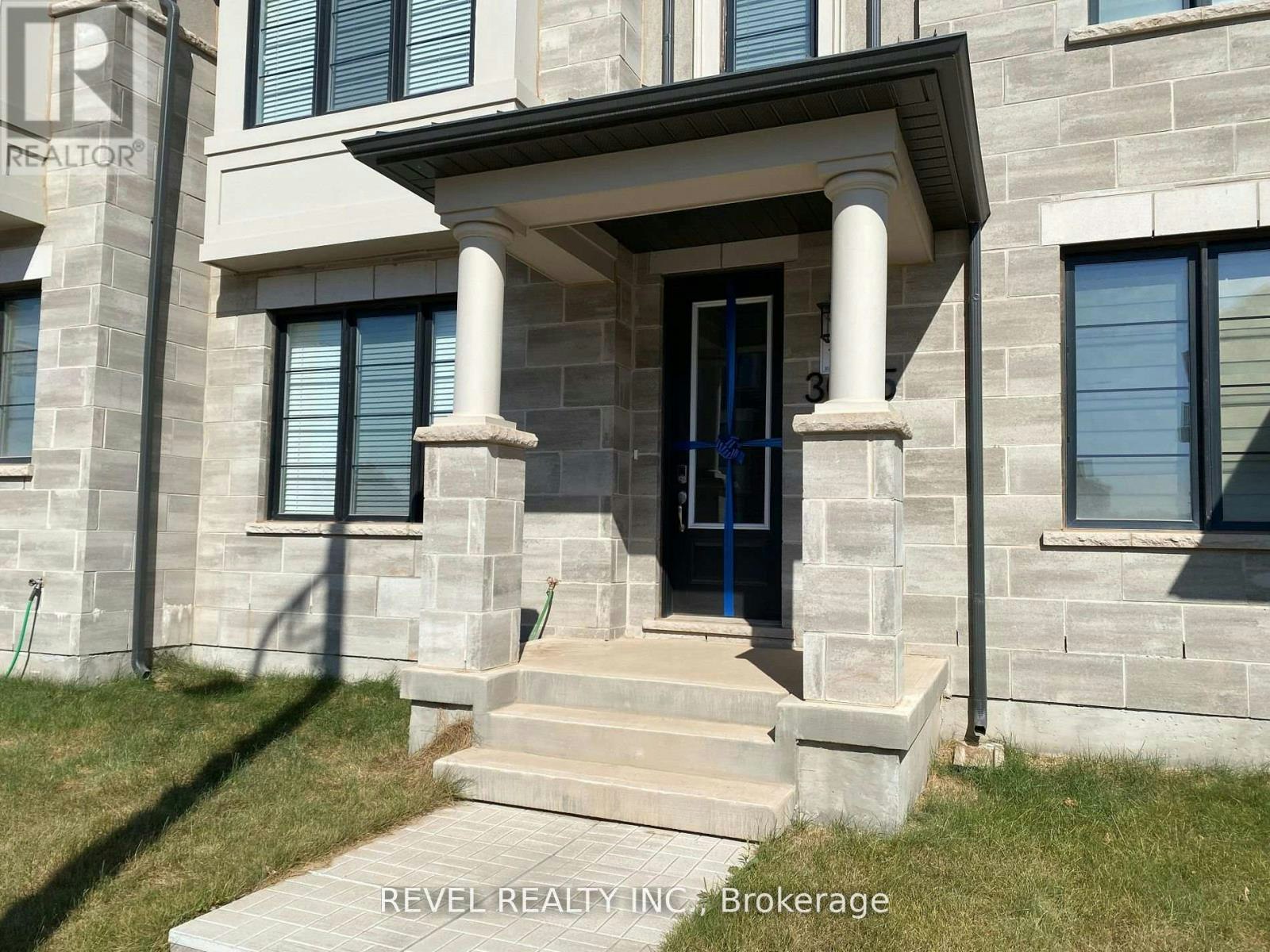 3075 John Mckay Boulevard, Oakville, ON, L6H 4K5 - 2