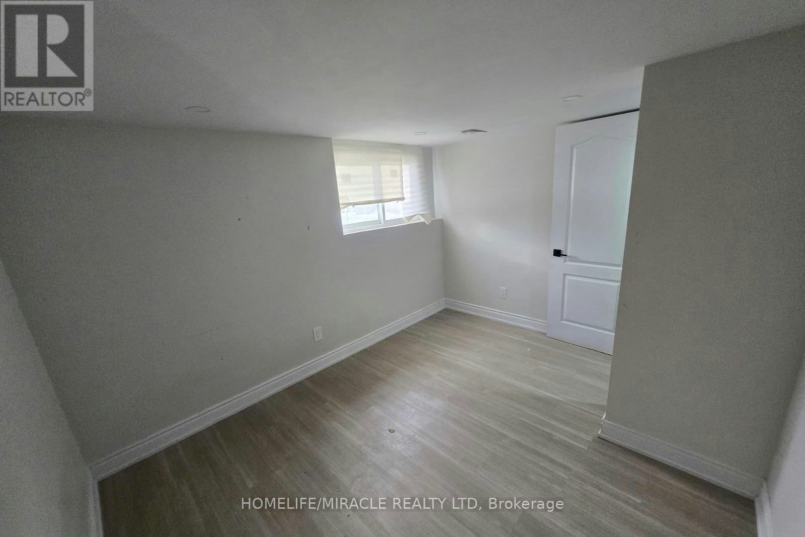 LOWER-209 Greenbrook Drive, Kitchener, ON, N2M 4J9 - 4