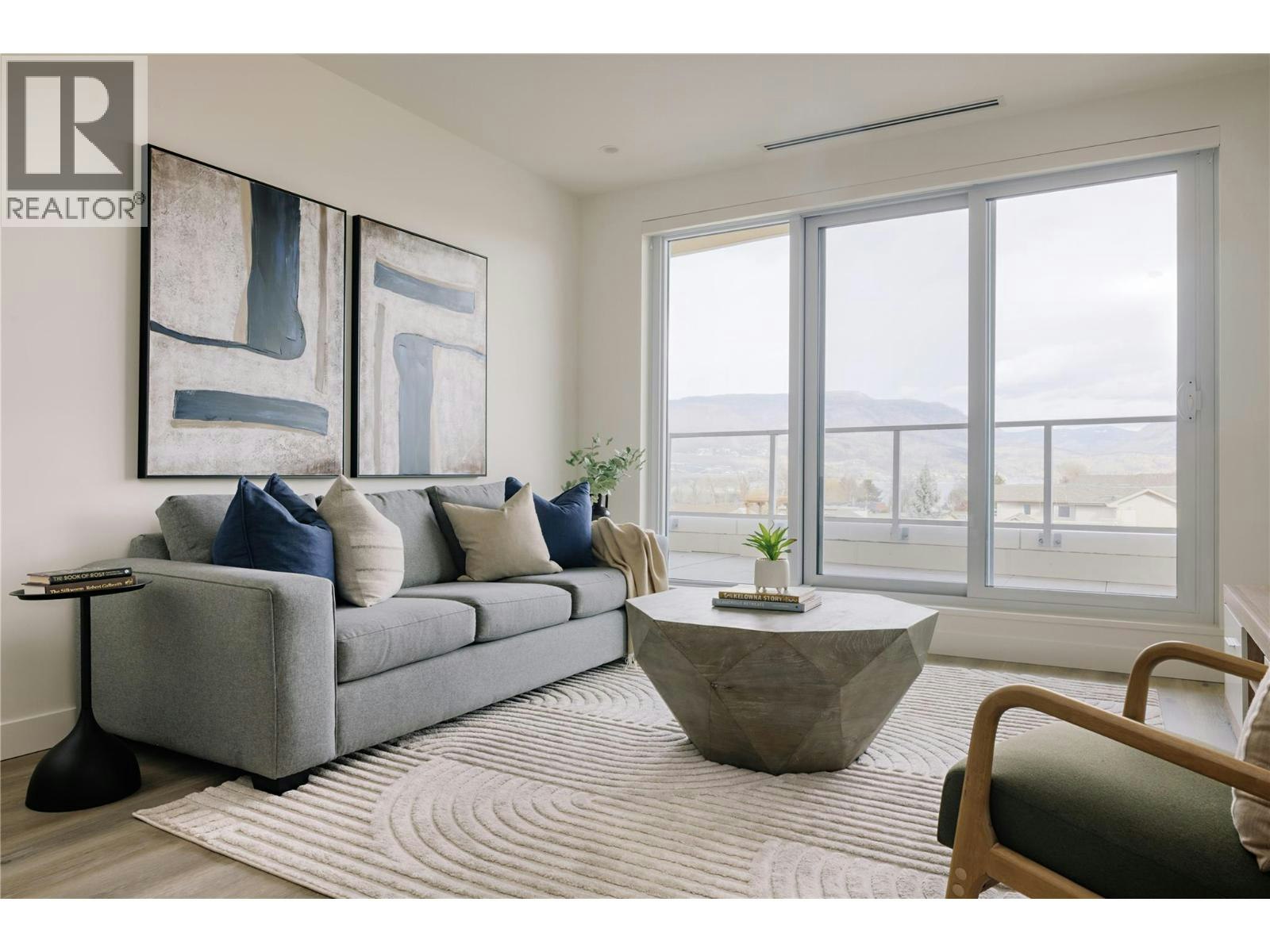 410-3300 Lakeshore Road - 3