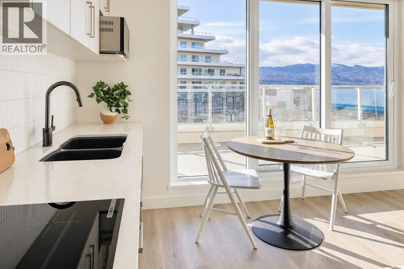 615-3300 Lakeshore Road - 3