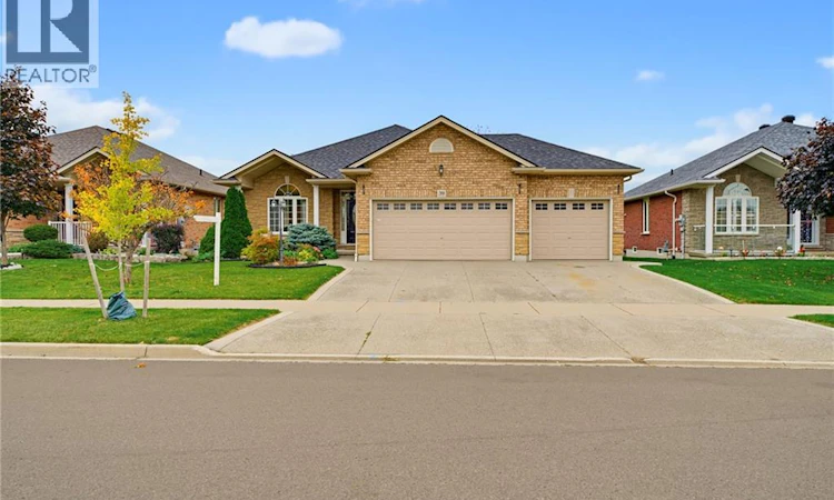 39 Oak Crescent