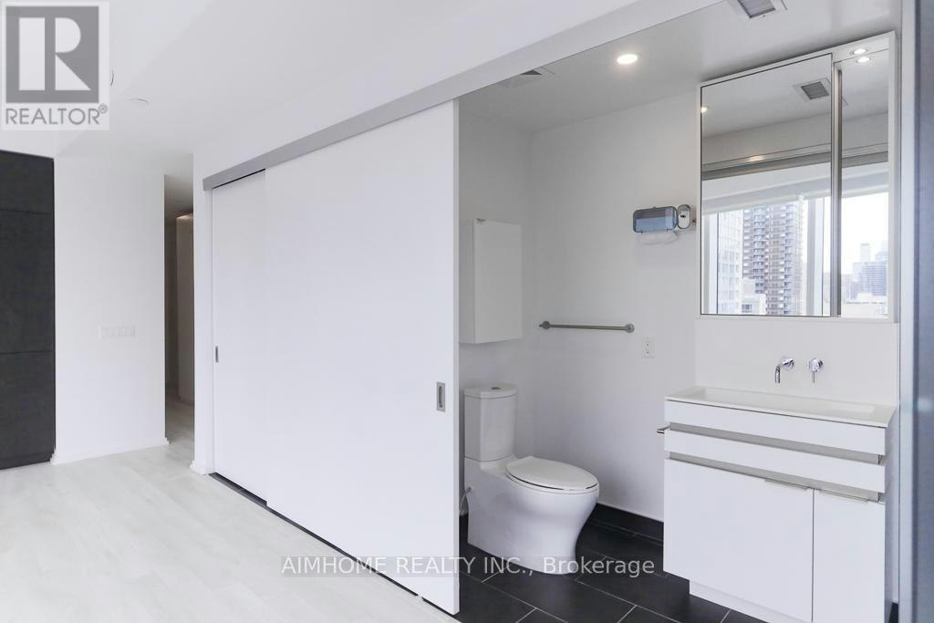 1812-197 Yonge Street, Toronto, ON, M5B 0C1 - 7