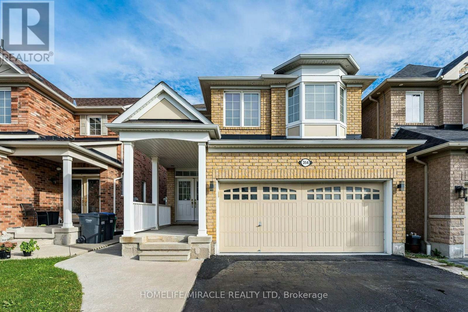 UPPER-354 Panhellenic Drive, Mississauga, ON, L5W 0B9 - 2