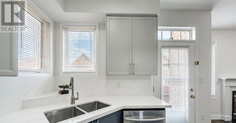 UPPER-354 Panhellenic Drive, Mississauga, ON, L5W 0B9 - 17