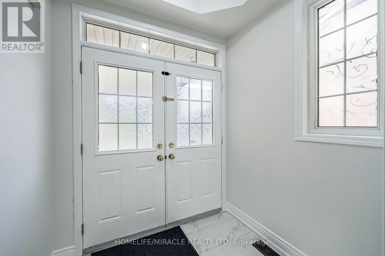 UPPER-354 Panhellenic Drive, Mississauga, ON, L5W 0B9 - 4