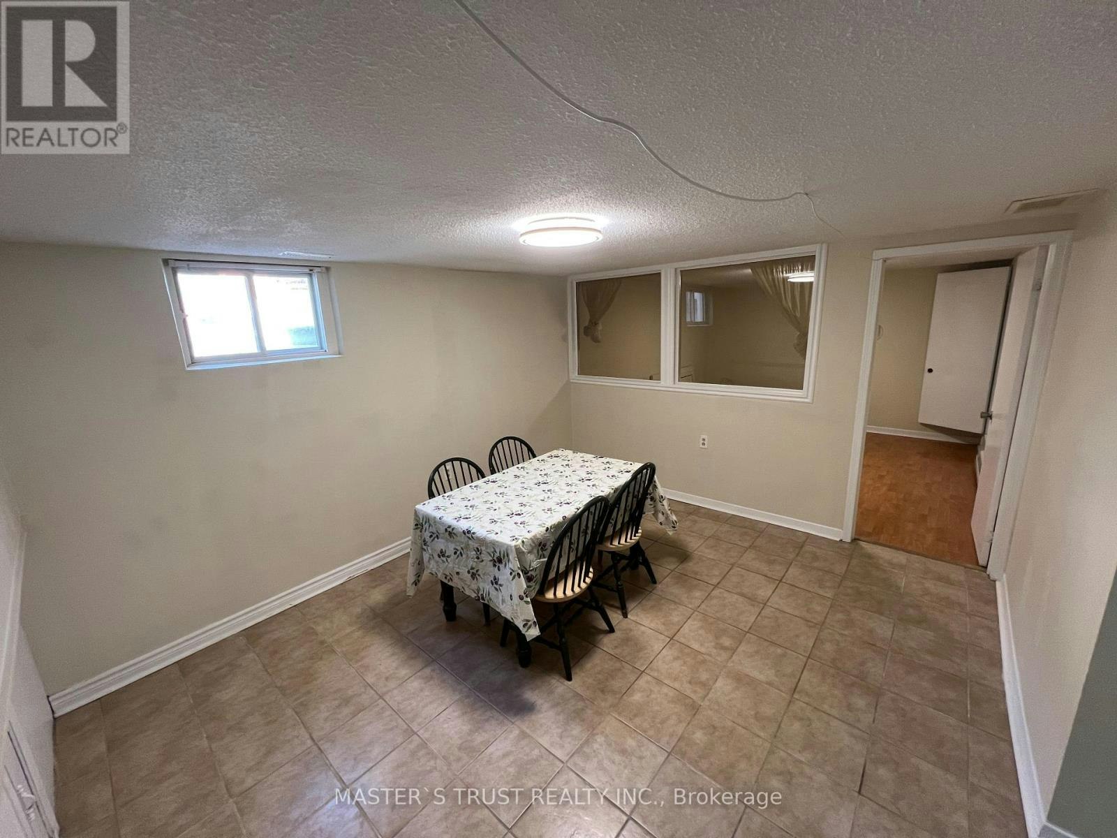 3145 Ibbeston Crescent, Mississauga, ON, L5C 1Z1 - 6