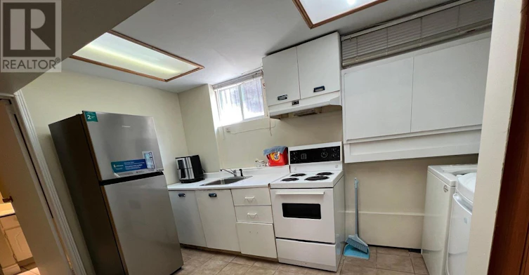 3145 Ibbeston Crescent, Mississauga, ON, L5C 1Z1 - 2