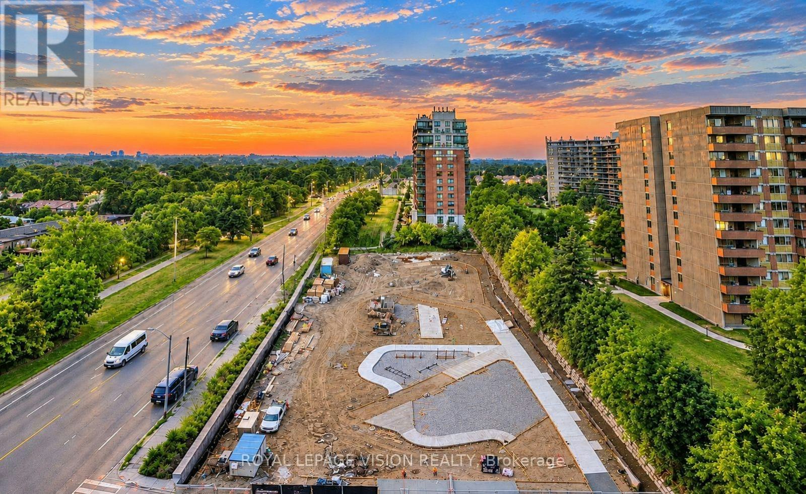 911-4010 Eglinton Avenue W, Toronto, ON, M9A 0G5