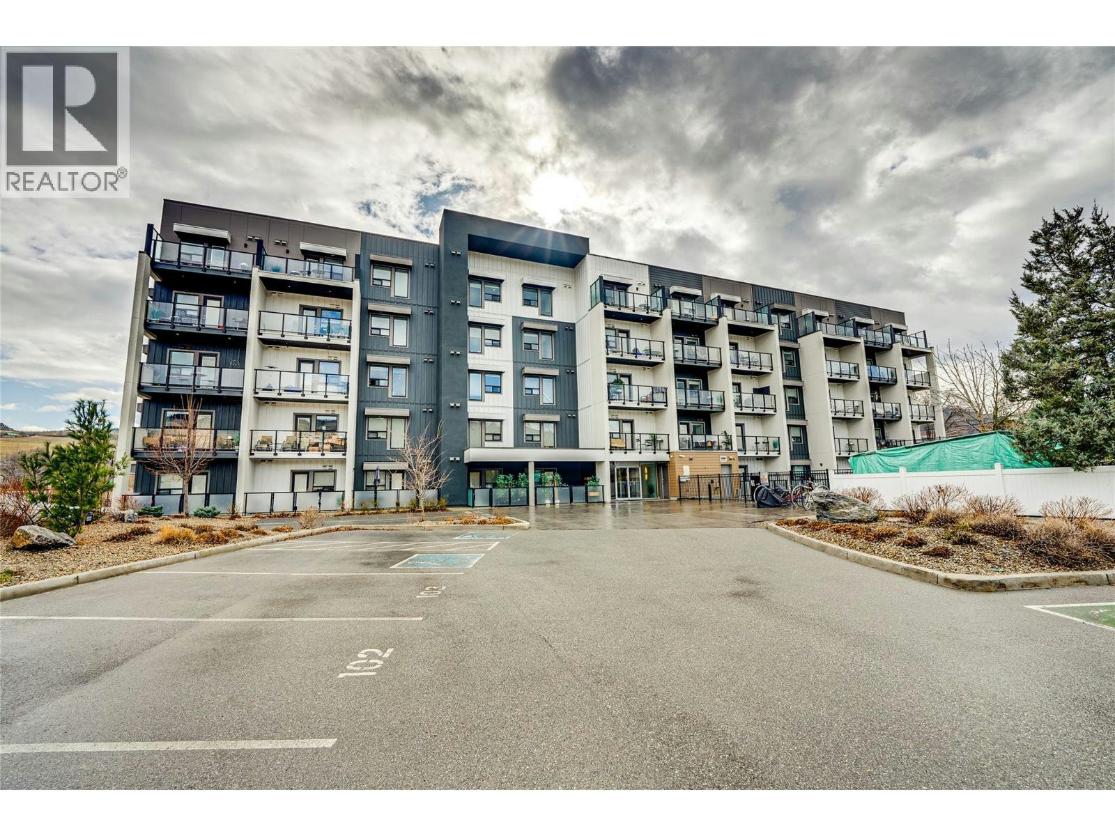 321-2555 Lakeshore Road, Vernon, BC, V1H 1M9