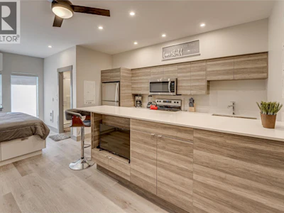 321-2555 Lakeshore Road - 5