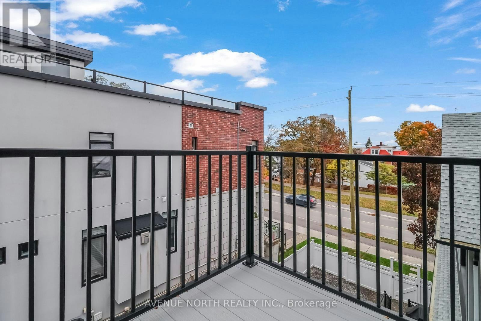 202-436 Athlone Avenue, Ottawa, ON, K1Z 5M7 - 5
