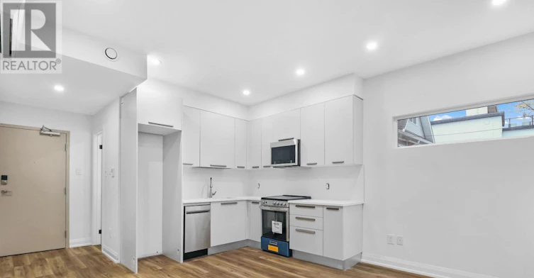 201-436 Athlone Avenue, Ottawa, ON, K1Z 5M7 - 3