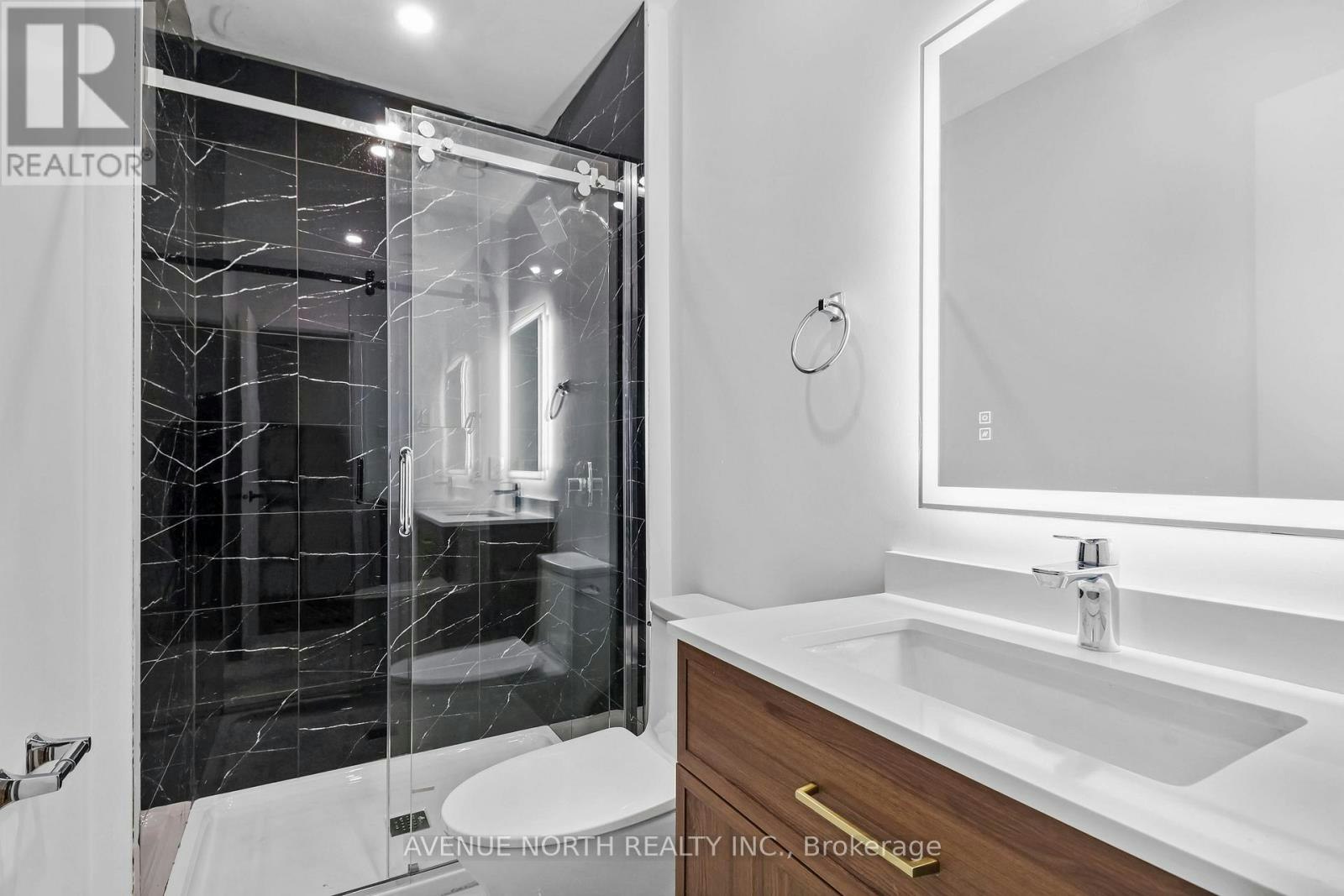 201-436 Athlone Avenue, Ottawa, ON, K1Z 5M7 - 5