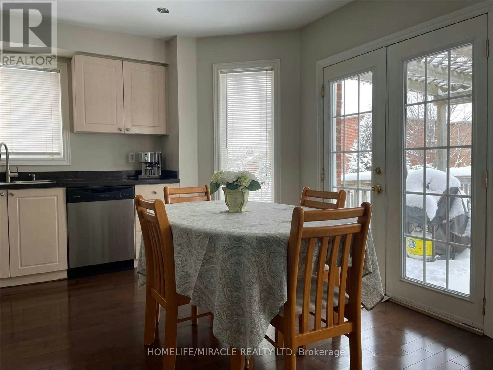 22 Mckenzie Crescent, Barrie, ON, L4N 5R6 - 3