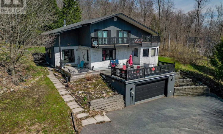 12 Taylor Crescent