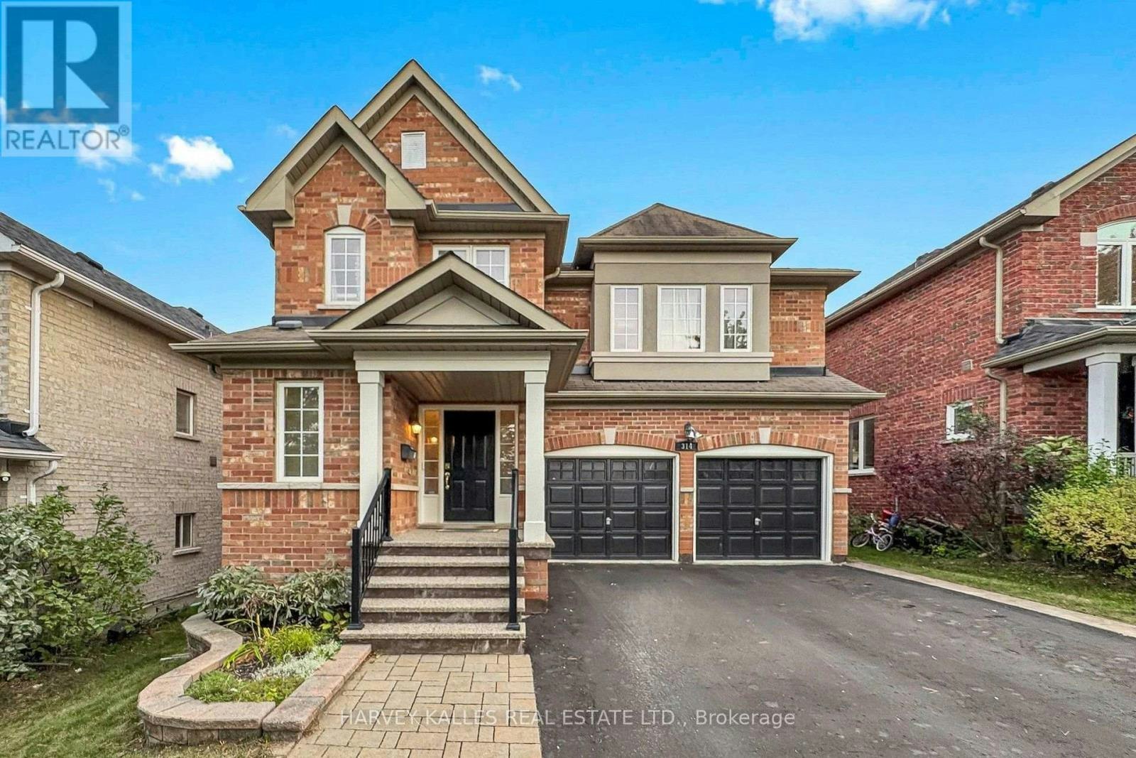 314 Dowson Loop, Newmarket, ON, L3X 3G2