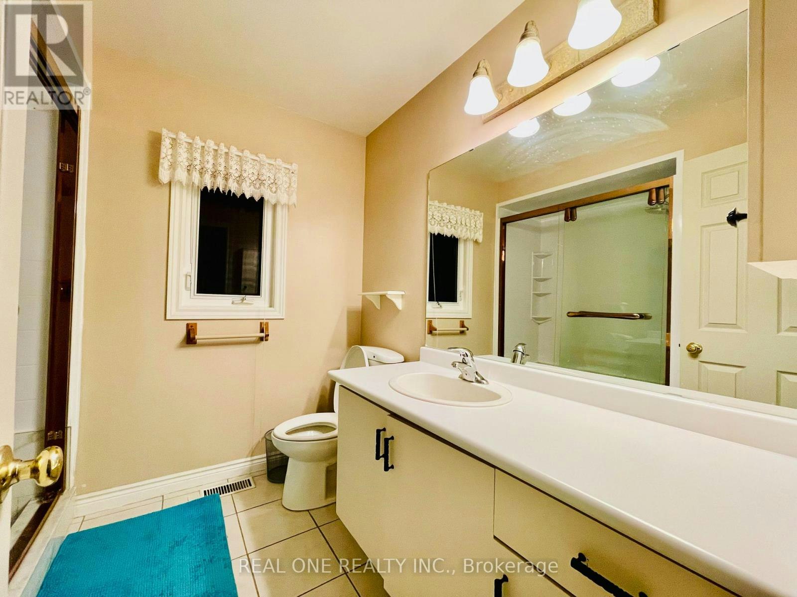 84 Riverglen Drive, Georgina, ON, L4P 2R1 - 4