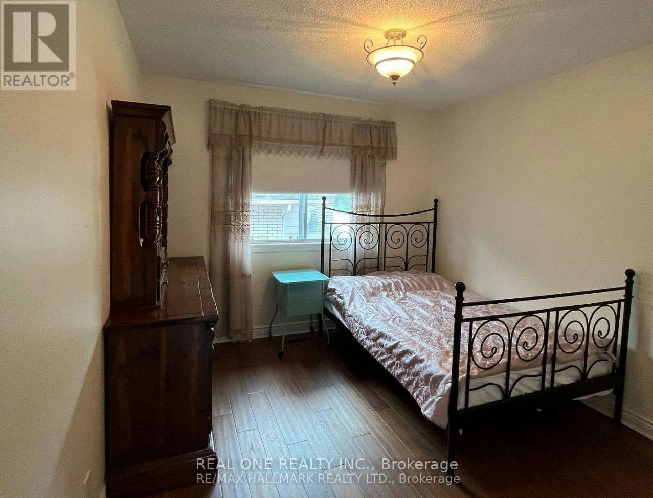 84 Riverglen Drive, Georgina, ON, L4P 2R1 - 2
