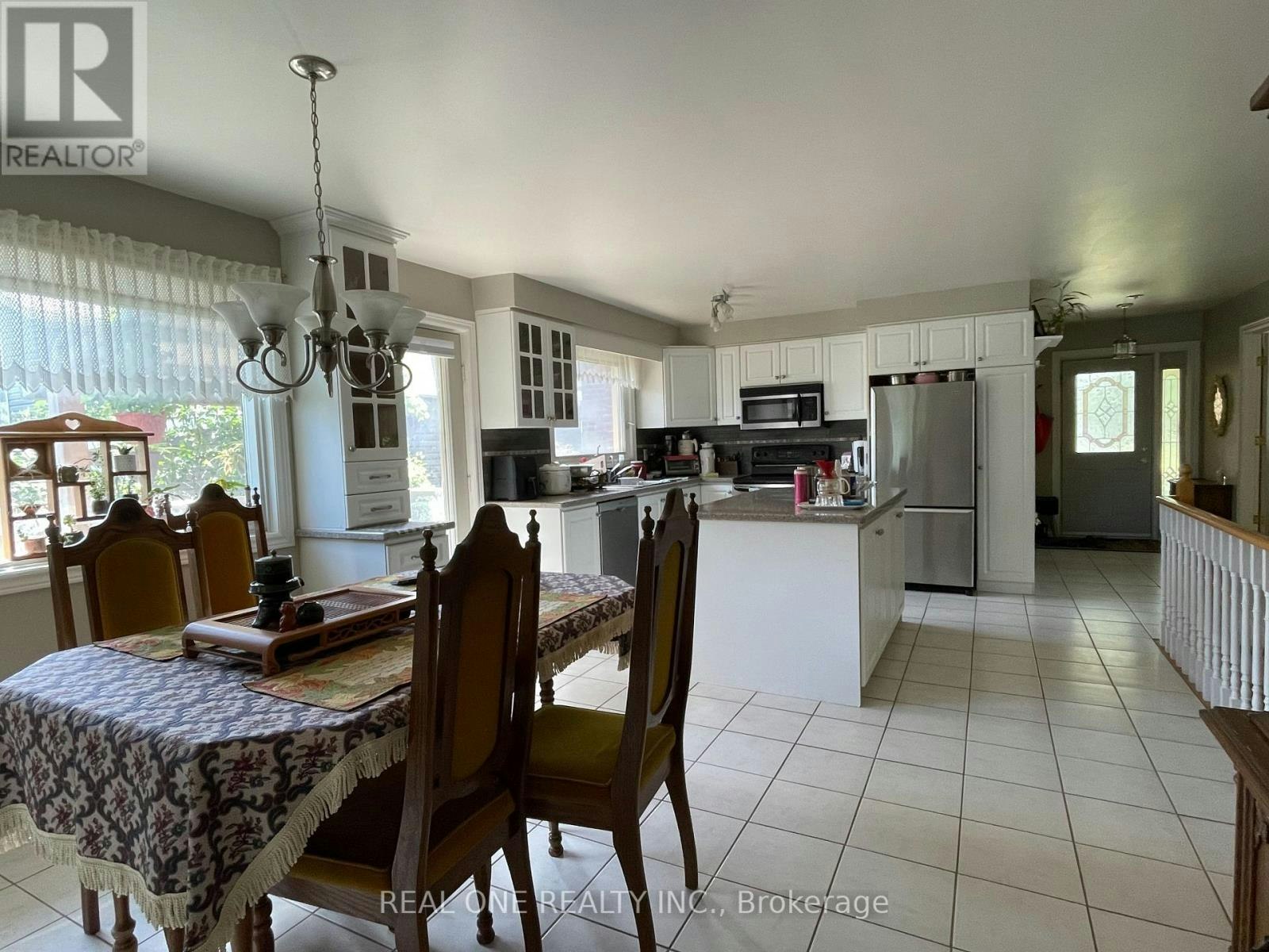 84 Riverglen Drive, Georgina, ON, L4P 2R1 - 7