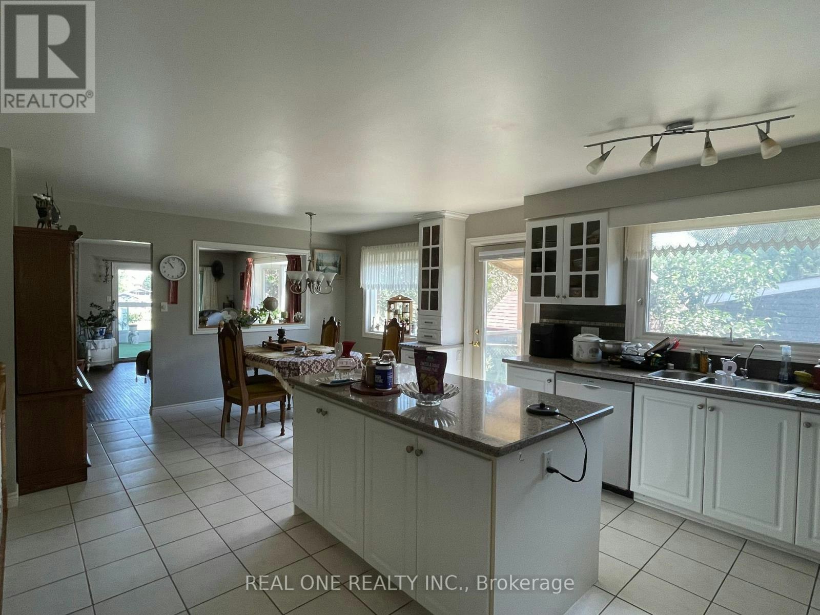 84 Riverglen Drive, Georgina, ON, L4P 2R1 - 6